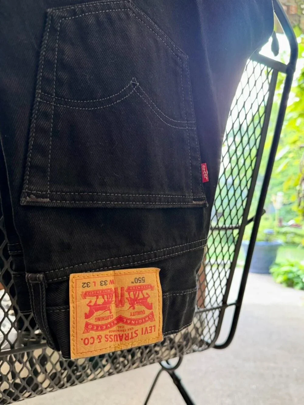 Levi’s 550 Men’s Relaxed Fit Jeans 33×32 • Black Denim • Excellent Condition